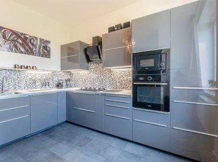 . | Prodej bytu, 3+kk, 96 m²