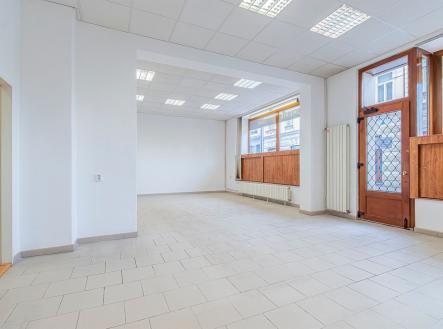 . | Pronájem - kanceláře, 69 m²