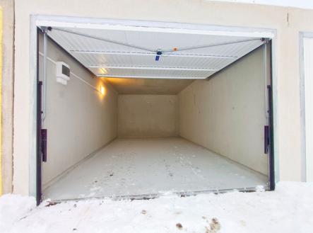 . | Pronájem - malý objekt/garáž