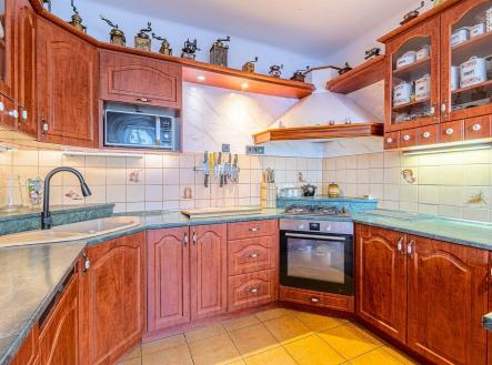 . | Prodej - dům/vila, 180 m²