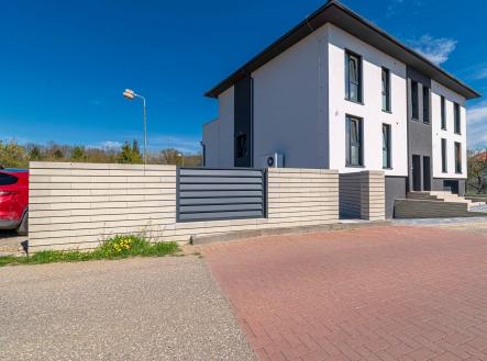 . | Prodej - dům/vila, 280 m²