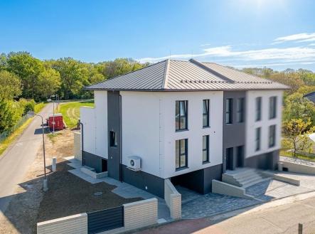 . | Prodej - dům/vila, 280 m²