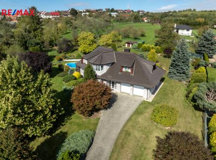zlut-10.jpg | Prodej - dům/vila, 456 m²
