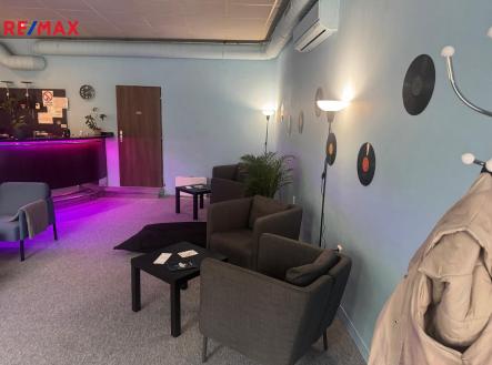 orlita-kavarna-1.jpg | Pronájem - obchodní prostor, 100 m²