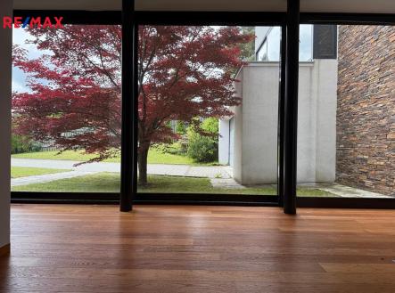 f8689f60-5e49-48ac-b49b-5b7f06dabb8e.jpg | Prodej - dům/vila, 450 m²