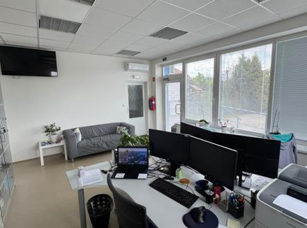 img-9339.jpg | Pronájem - kanceláře, 222 m²