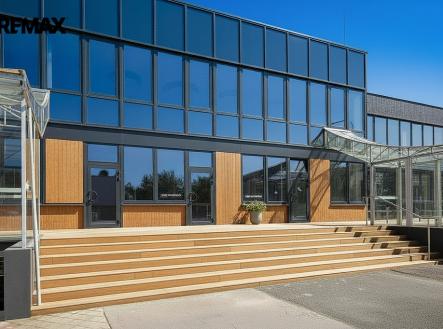 Vizualizace schodiště | Pronájem - obchodní prostor, 160 m²