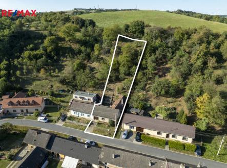 Pozemek domu vede až k zadní cestě | Prodej - dům/vila, 210 m²