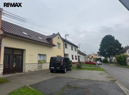 rosteni-pagacova-marcela-uvodni-foto-1.jpg | Prodej - dům/vila, 450 m²