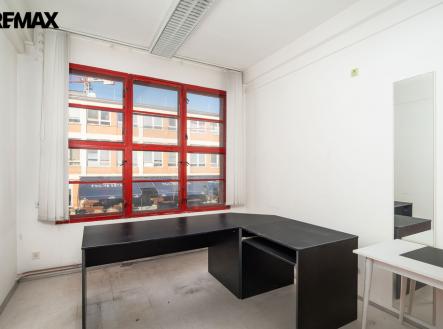 d1008178-edit.jpg | Pronájem - obchodní prostor, 12 m²