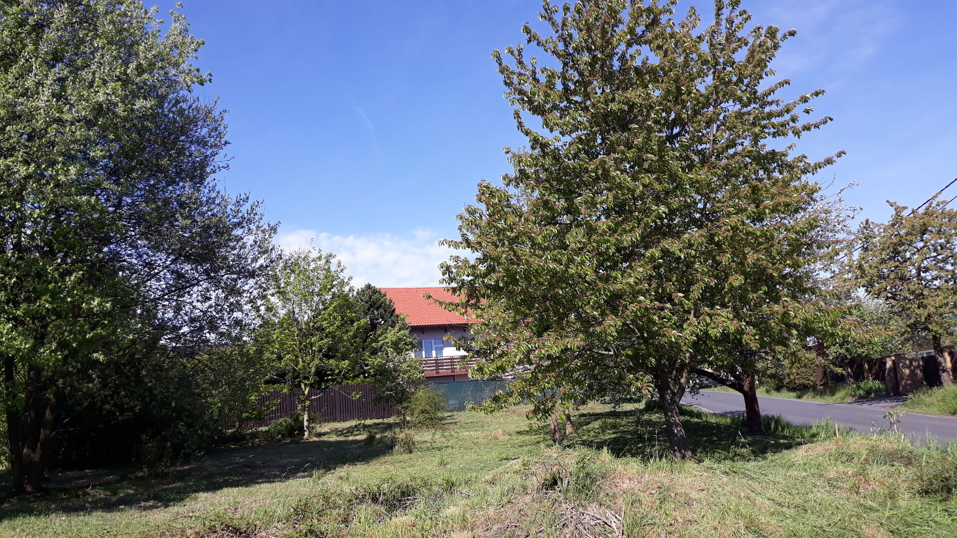 Prodej pozemku v Březí u Říčan v přímém sousedství Prahy