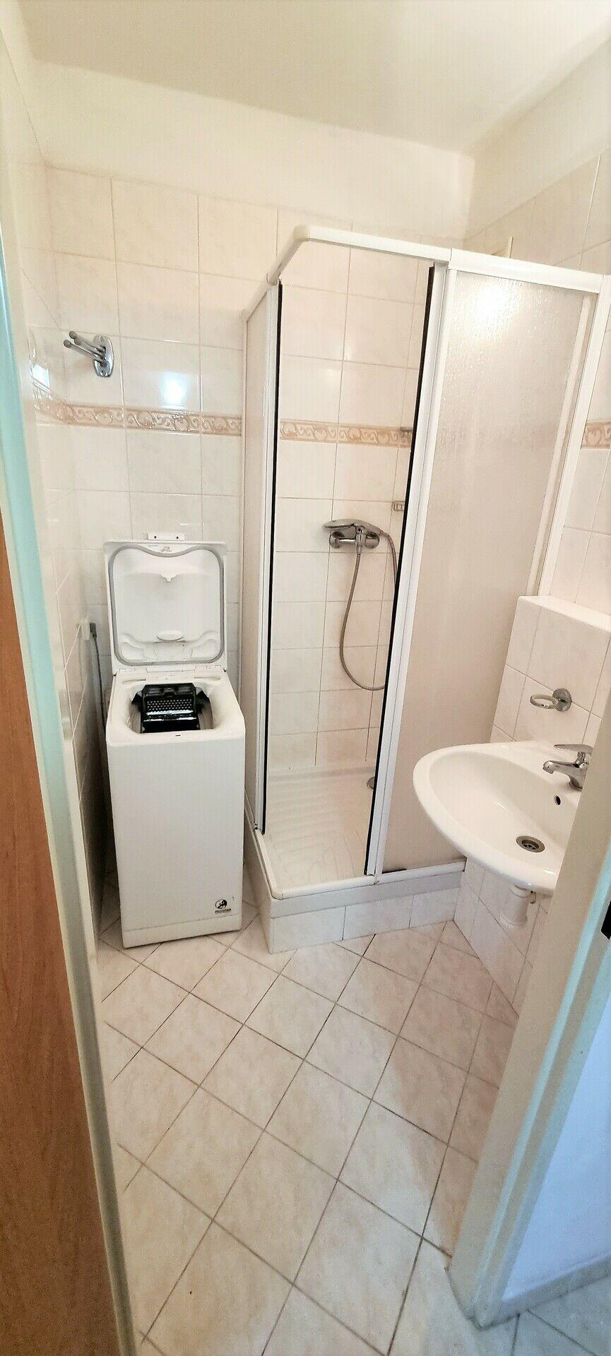 Pronájem zařízeného bytu po rekonstrukci s lodžií, u metra