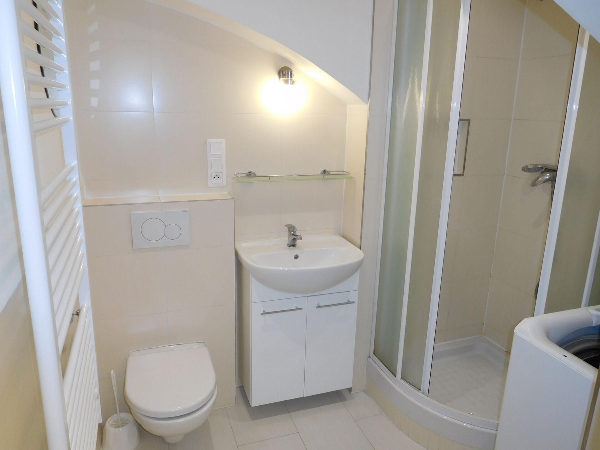 Nová garsonka 18,1m2, u metra B-Radlická, Pechlátova ul.