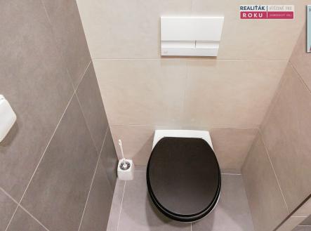 09 toaleta | Pronájem bytu, 1+kk, 31 m²