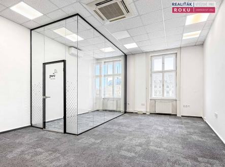 Pronájem - kanceláře, 202 m²