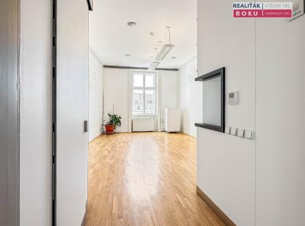 IMG_9591 | Pronájem - kanceláře, 584 m²