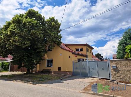 rd-pohled-z-ulice.jpg | Prodej - skladovací prostor, 2 513 m²