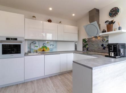 Prodej - dům/vila, 225 m²
