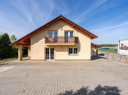 Prodej - dům/vila, 180 m²