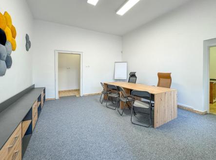 Pronájem - kanceláře, 58 m²