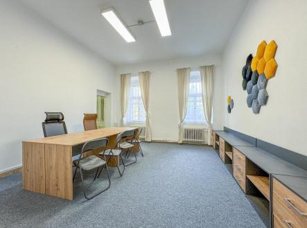 Pronájem - kanceláře, 58 m²