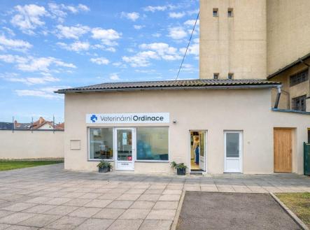 Pronájem - komerční objekt, jiný, 57 m²