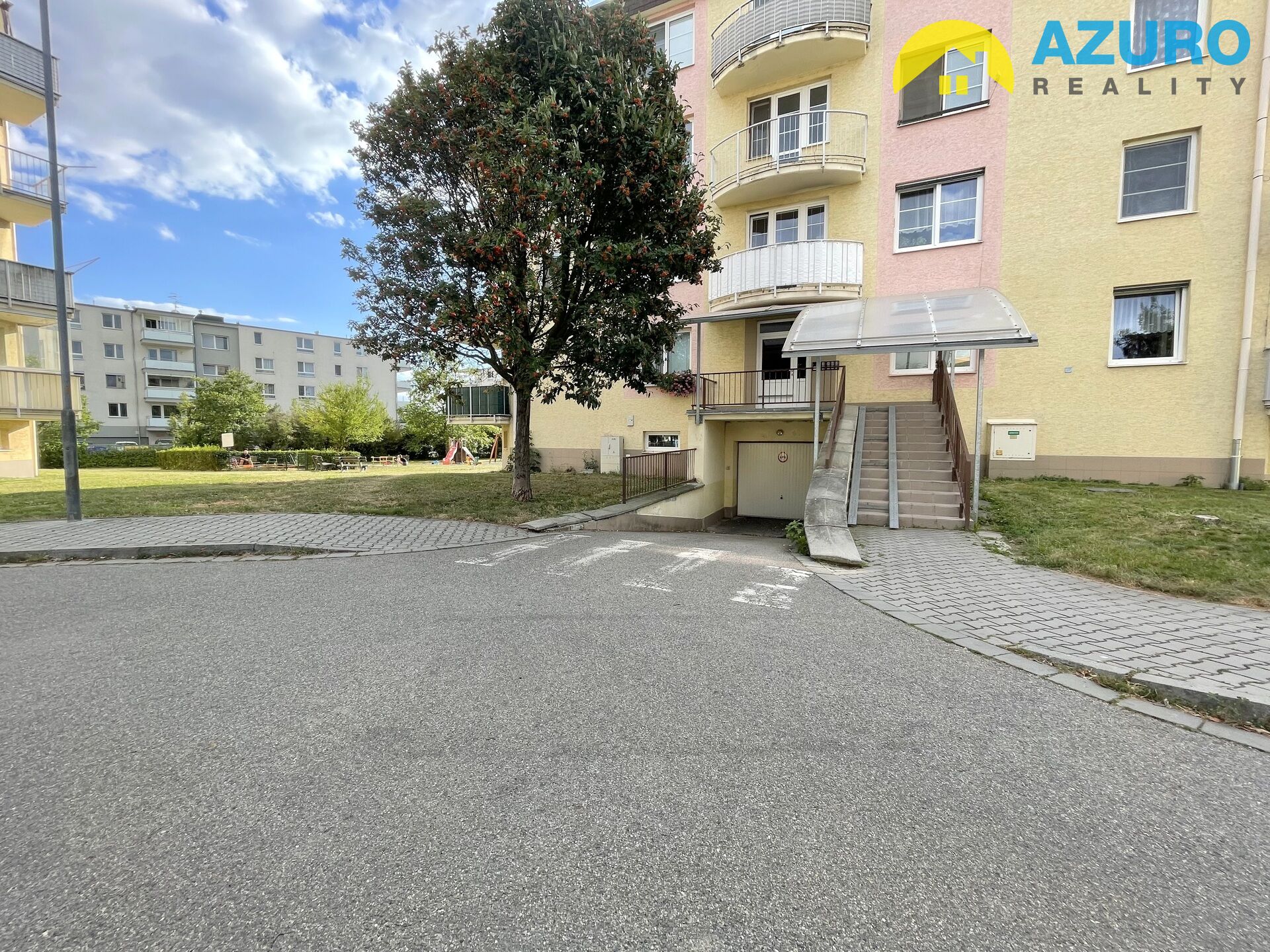 Prodej parkovacího stání Slavonín ul. Topolová