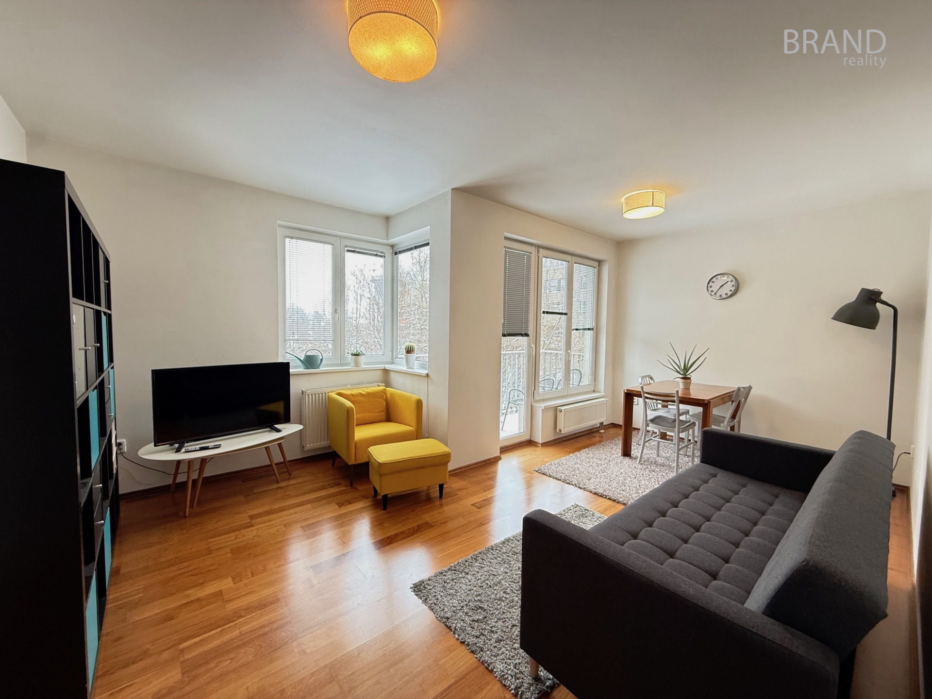 Pronájem bytu 2+kk/balkon/GS, 56 m2, ul. Názovská, Praha - Strašnice. 
