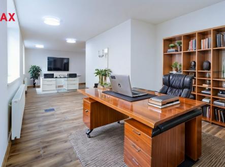 virtual-staging-ai-6e4a9253-5-rijna-2024-10-33-2.png | Pronájem - kanceláře, 60 m²