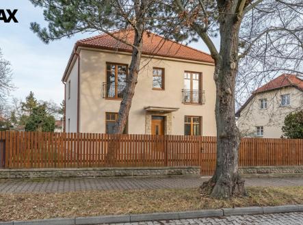 VIZUALIZACE | Prodej - dům/vila, 235 m²