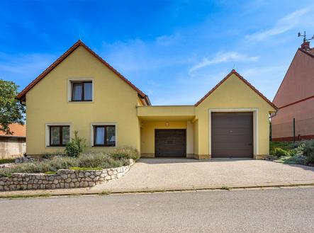 . | Prodej - dům/vila, 290 m²