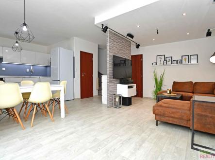 p20_resize.jpg | Pronájem - dům/vila, 113 m²