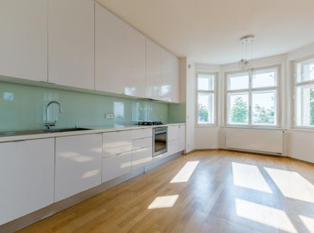2 | Prodej - dům/vila, 185 m²