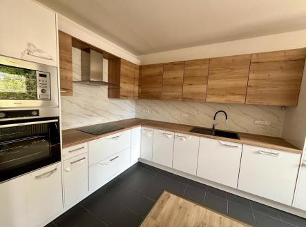 Pronájem bytu, 4+1, 100 m² obrázek