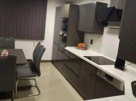 Prodej - dům/vila, 179 m² obrázek