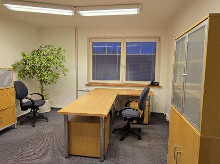 20251124_161352.jpg | Pronájem - kanceláře, 19 m²