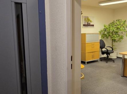 20251124_161955.jpg | Pronájem - kanceláře, 19 m²