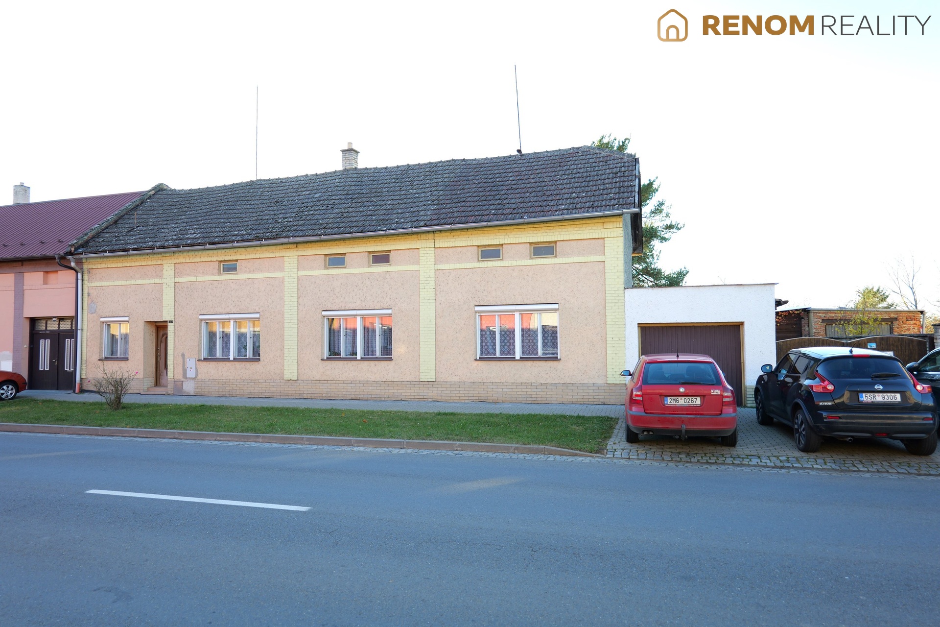 Prodej rodinného domu 4+1 se zahradou a garáží, ul. Hrad, Chropyně.