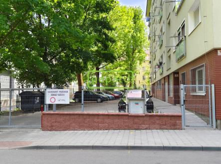 img-20250514-135414.jpg | Prodej - malý objekt/garáž