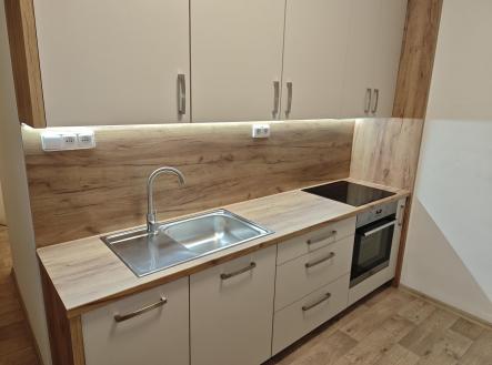 IMG_20251216_172215.jpg | Pronájem bytu, 2+1, 51 m²