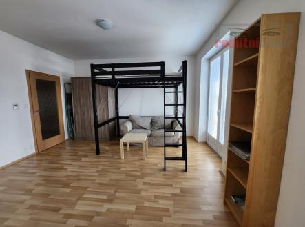 foto: 1 | Pronájem bytu, 1+kk, 33 m²