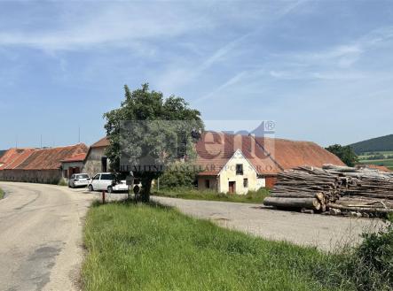 foto: 1 | Prodej - zemědělský objekt, 9 526 m²