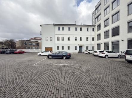 foto: 1 | Pronájem - kanceláře, 338 m²