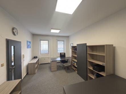 foto: 3 | Pronájem - kanceláře, 338 m²
