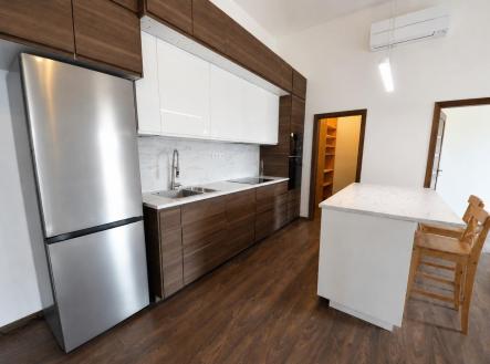 kuchyn2.jpg | Pronájem bytu, 4+kk, 110 m²