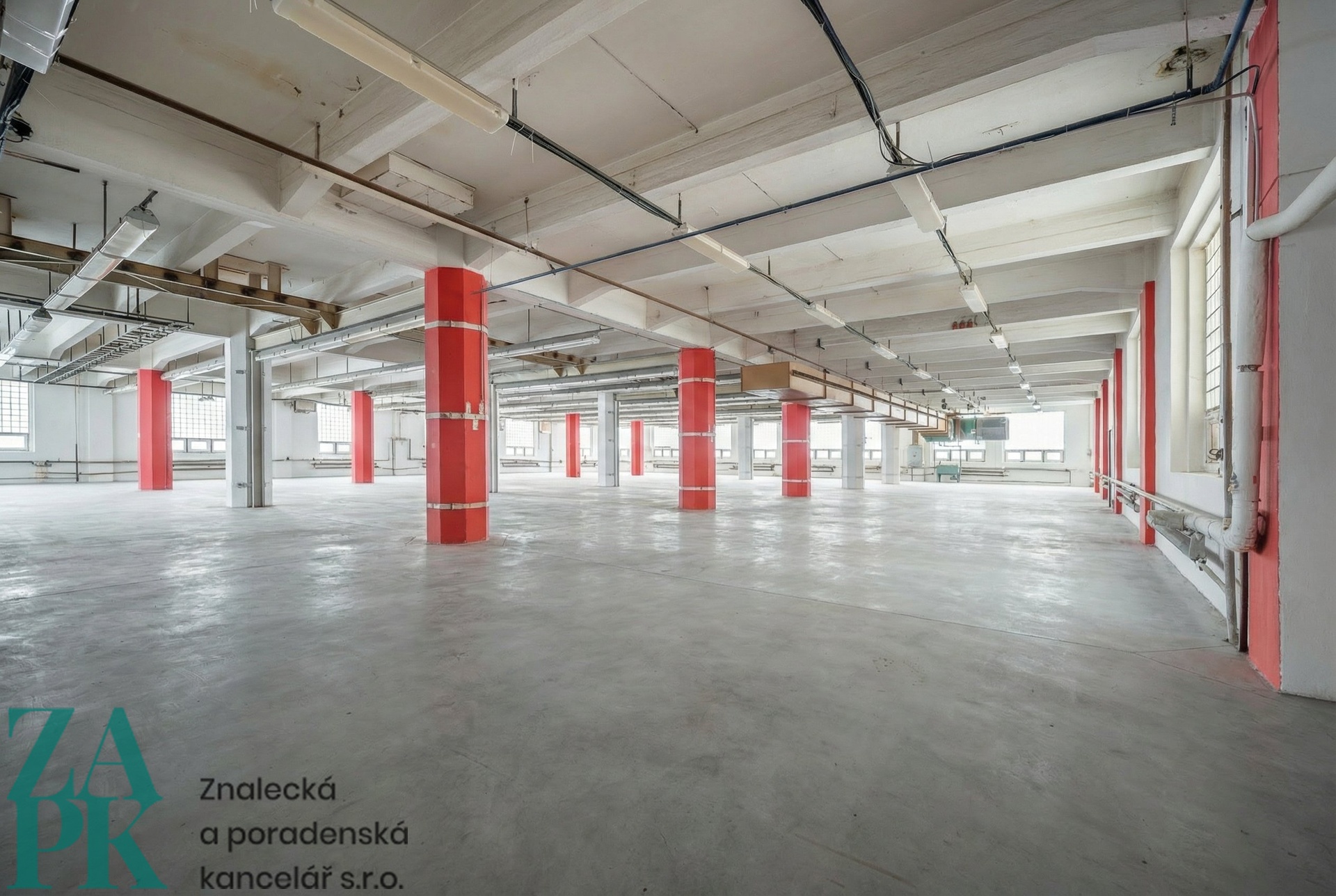 Pronájem skladu, 1075 m2, Cheb