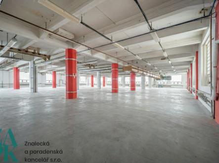 Pronájem - komerční objekt, sklad, 1 075 m²