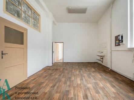 Pronájem - kanceláře, 95 m²