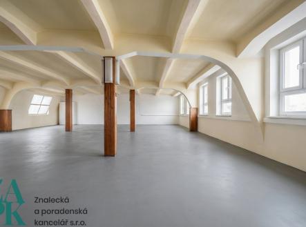 Pronájem - kanceláře, 196 m²