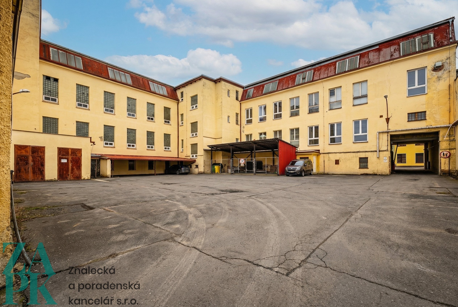 Pronájem skladu, 323 m2, Cheb